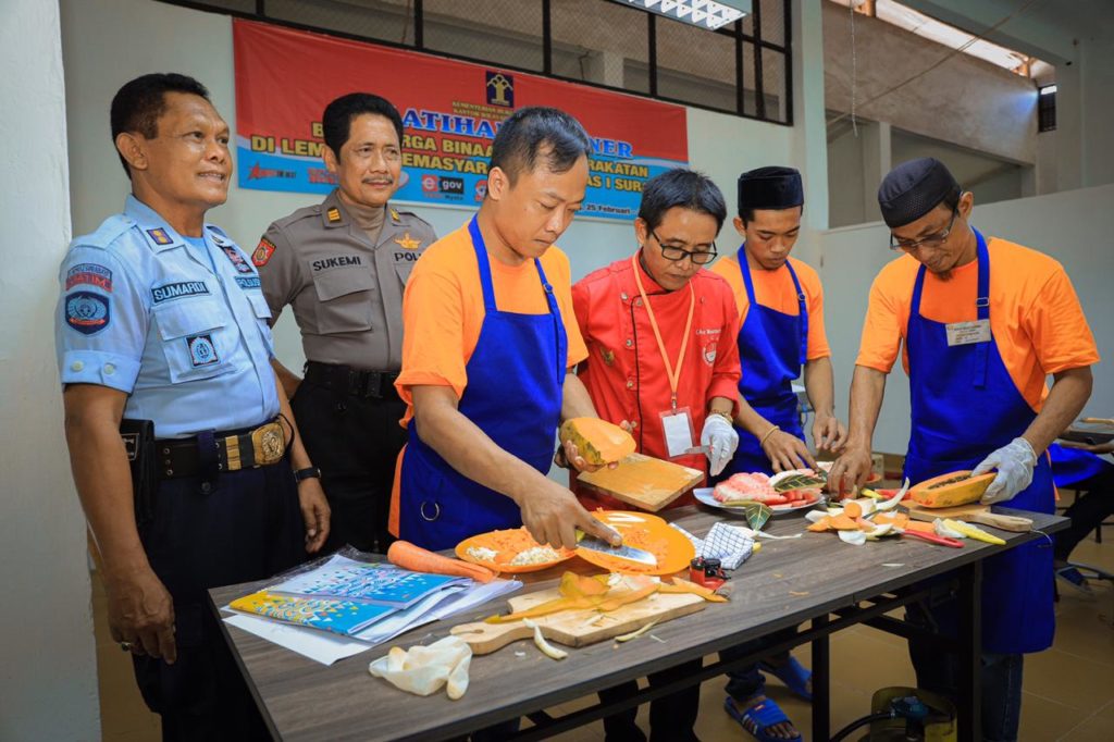 Ingin Jadi Chef WBP Lapas Kelas I Surabaya Belajar  