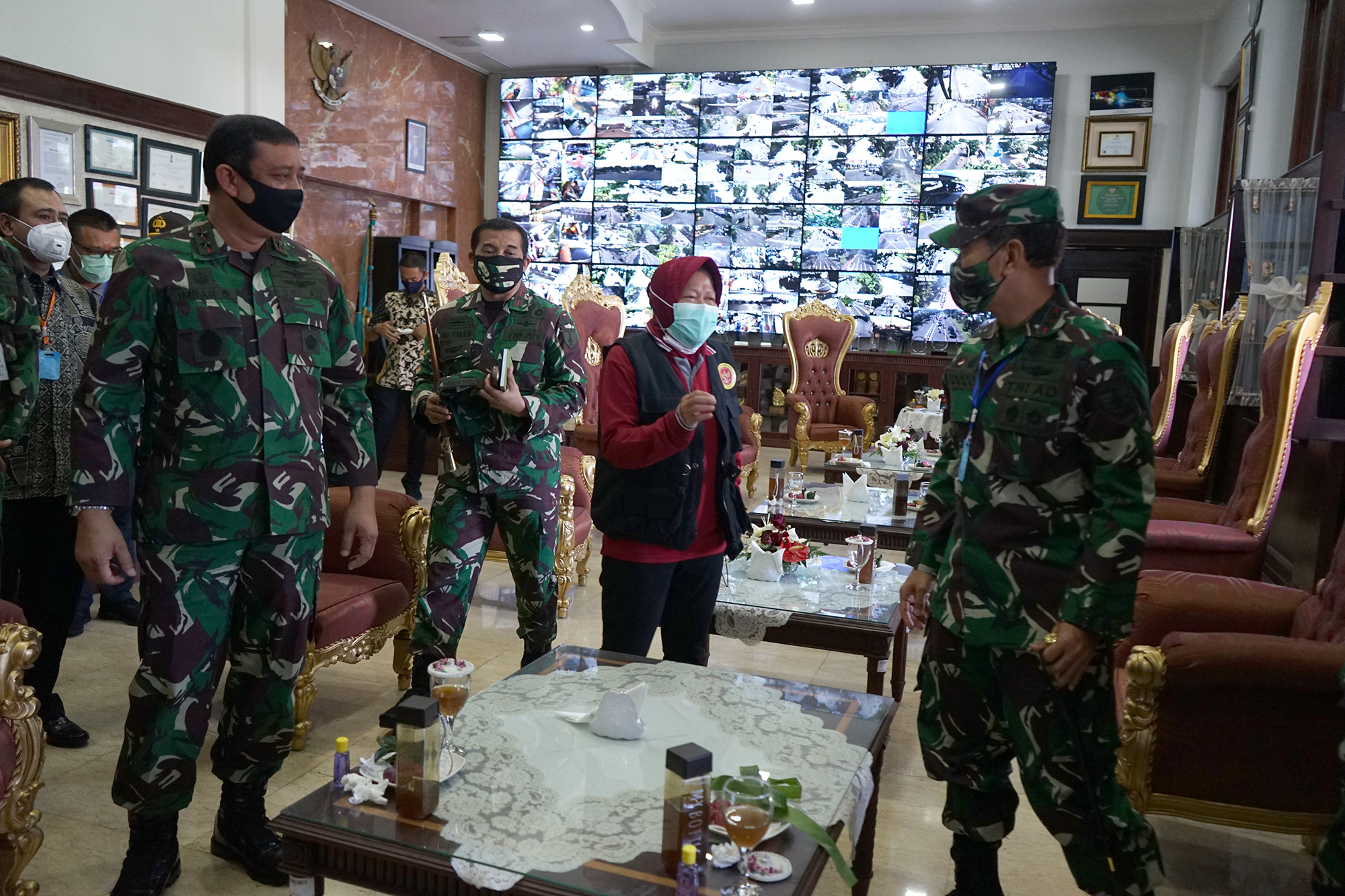 Kunjungi Pemkot, Mabes TNI Siap Bantu Tangani COVID-19 di Surabaya