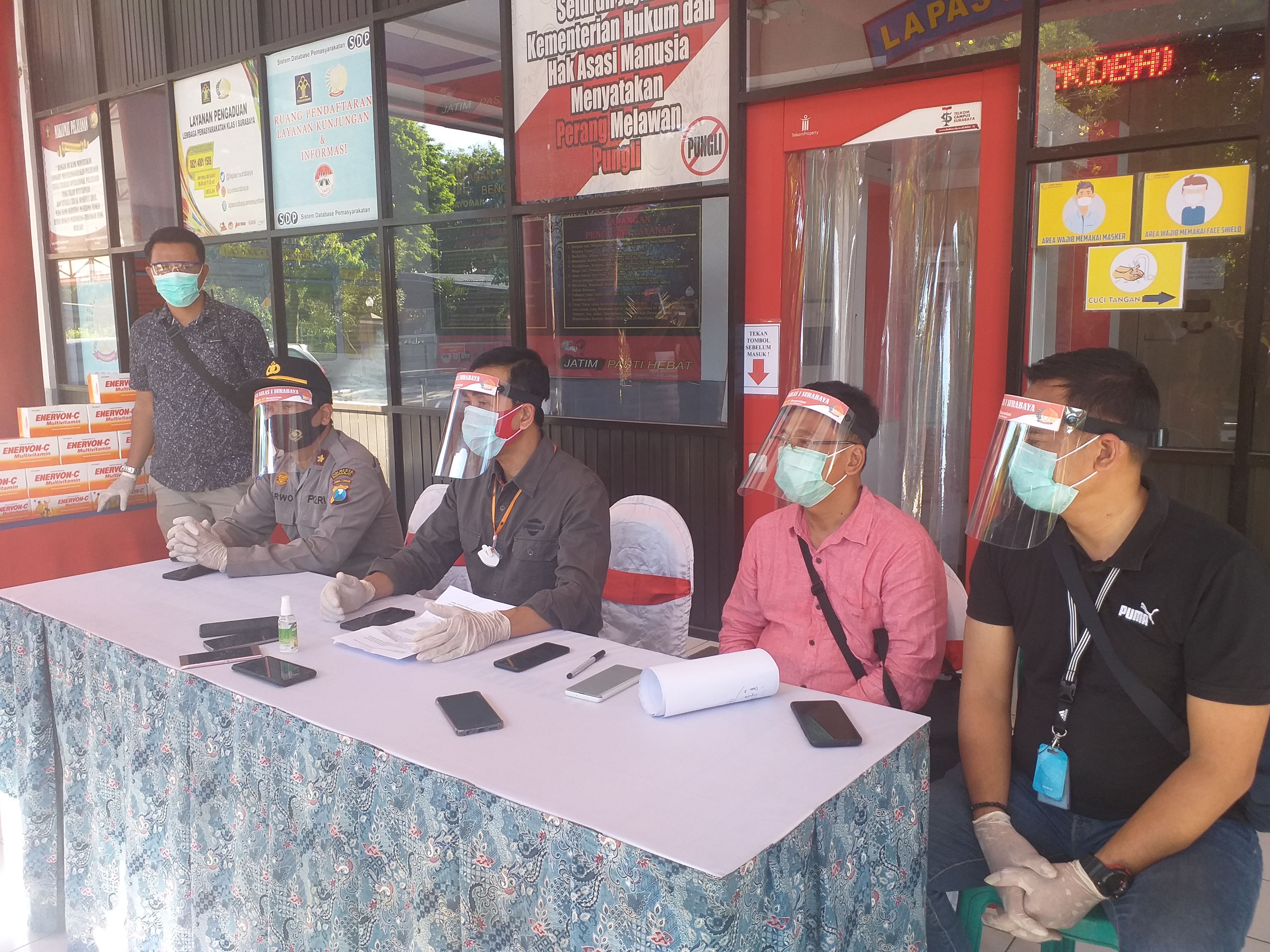 Lawan COVID-19, Lapas Kelas I Surabaya dapat Bantuan dari Warga