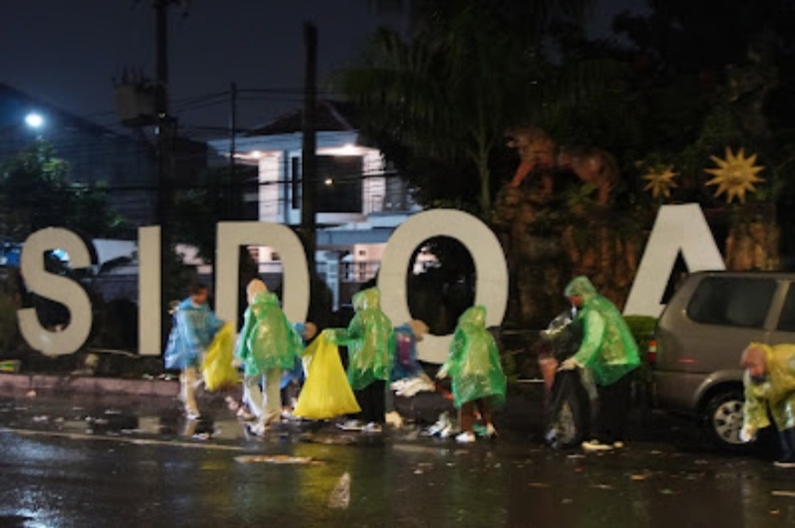 Misi Sosial, 1500 Pasukan Semut Unusa Kumpulkan Sampah Malam Resepsi Satu Abad NU