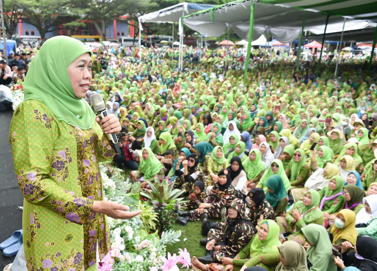 Hadiri Pengajian Akbar Muslimat NU Lampung, Khofifah Ajak Ribuan Jamaah Menguatkan NU Dalam Menjaga NKRI