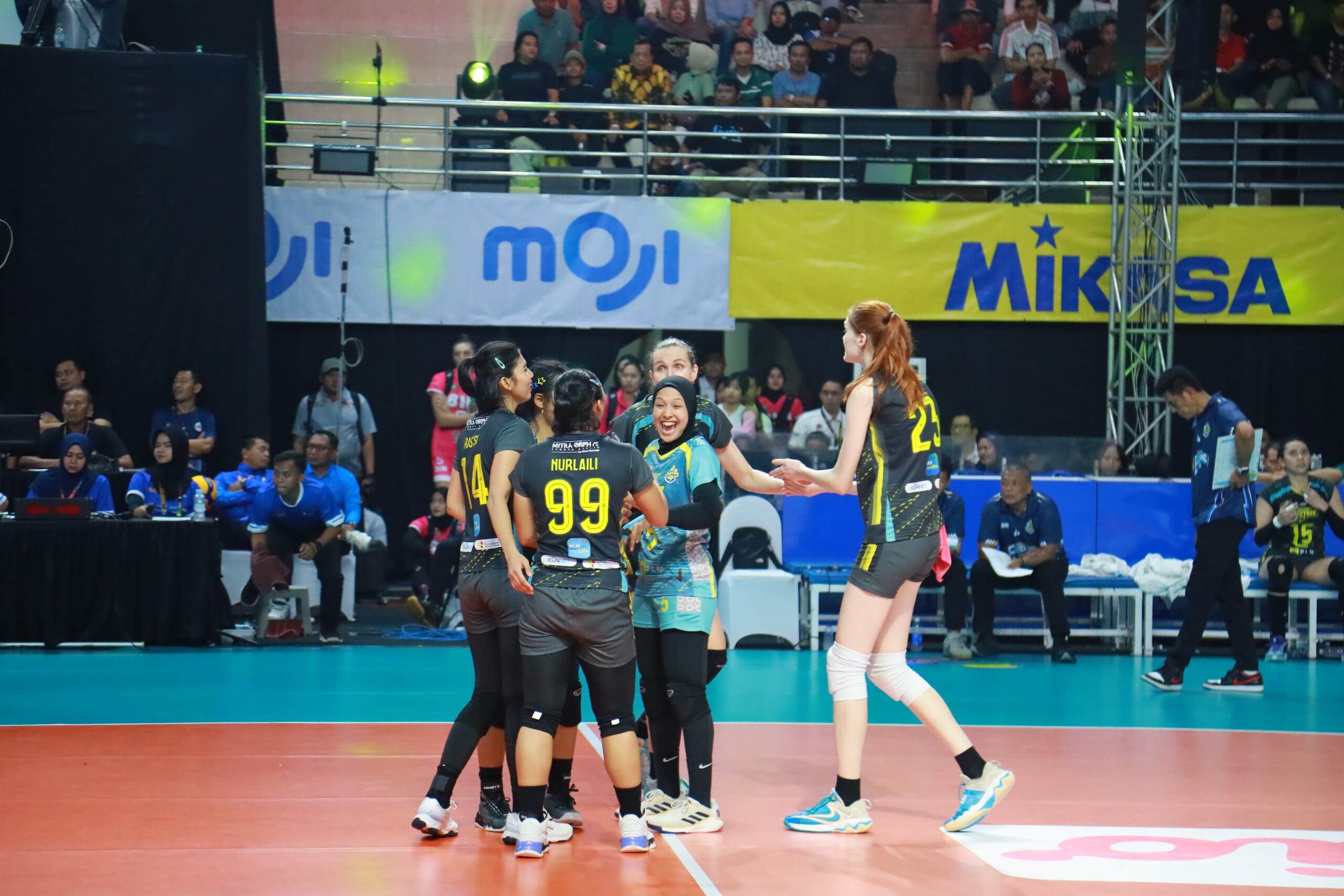 Epic Comeback, Jakarta Electric PLN Libas Pemuncak Klasemen Proliga, Peluang ke Final Four Makin Lebar