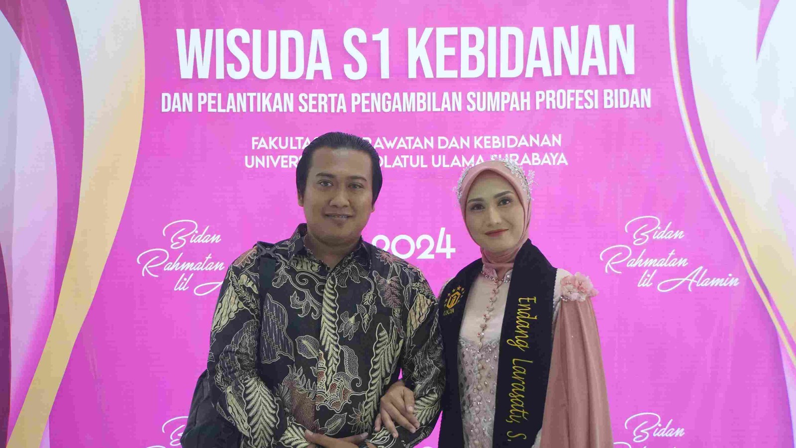 Kisah Endang : Menjadi Bidan, Mahasiswa dan Ibu Rumah Tangga dalam Satu Waktu